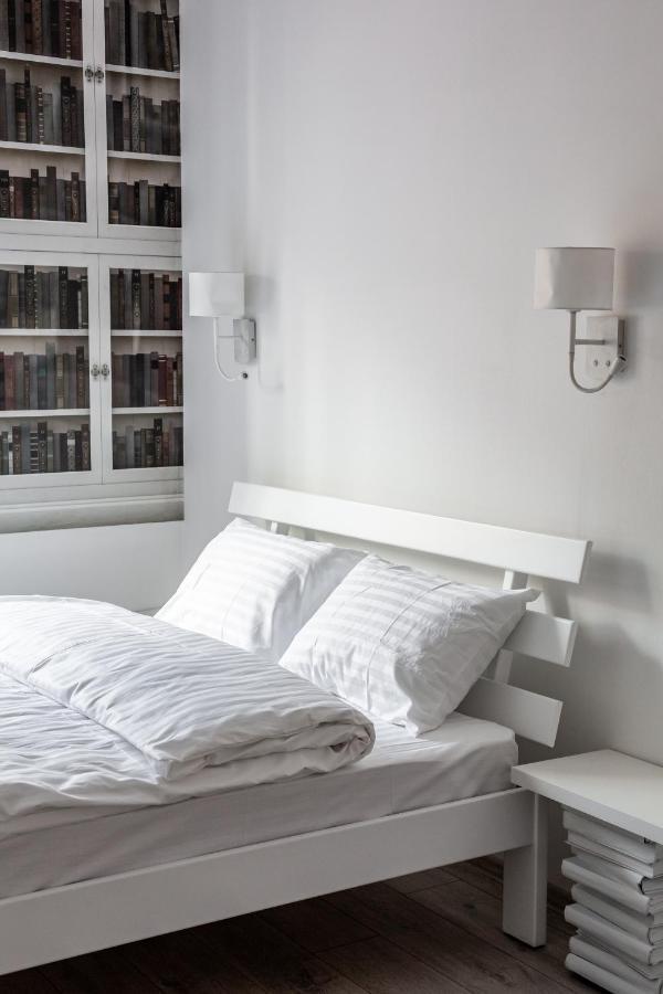 Bookinist Apartment Львів Екстер'єр фото